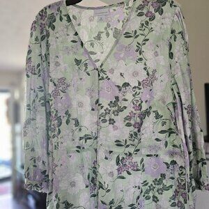 Liz Clairborne lightweight, summer floral top